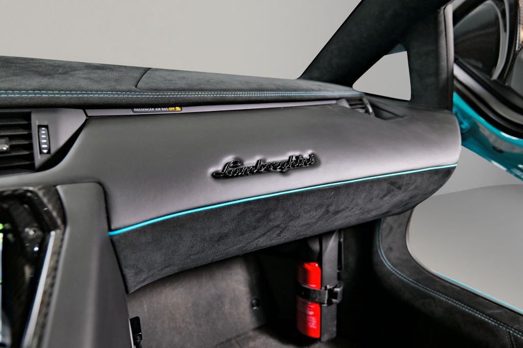 Lamborghini Aventador 2015