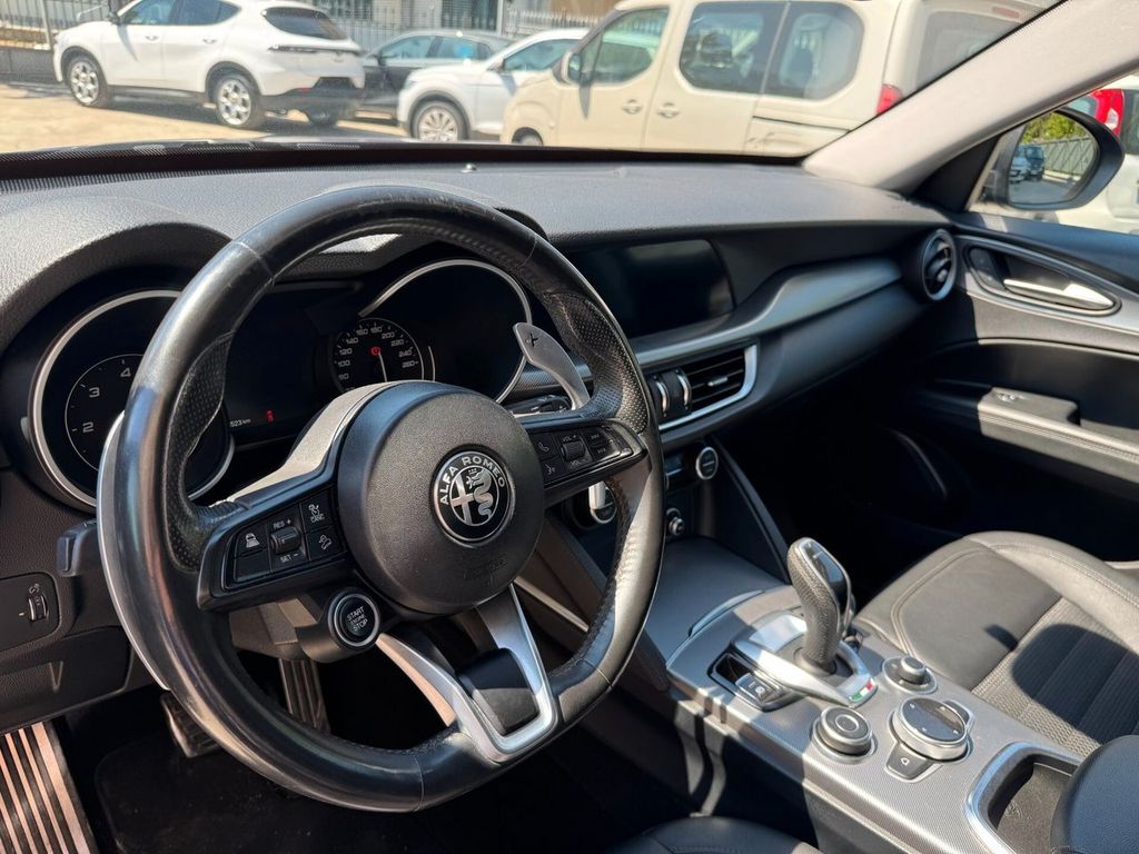 Alfa Romeo Stelvio 2021