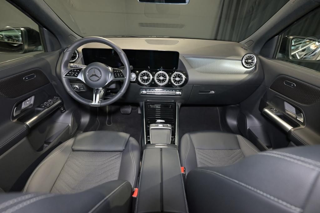 Mercedes-Benz EQA 2024