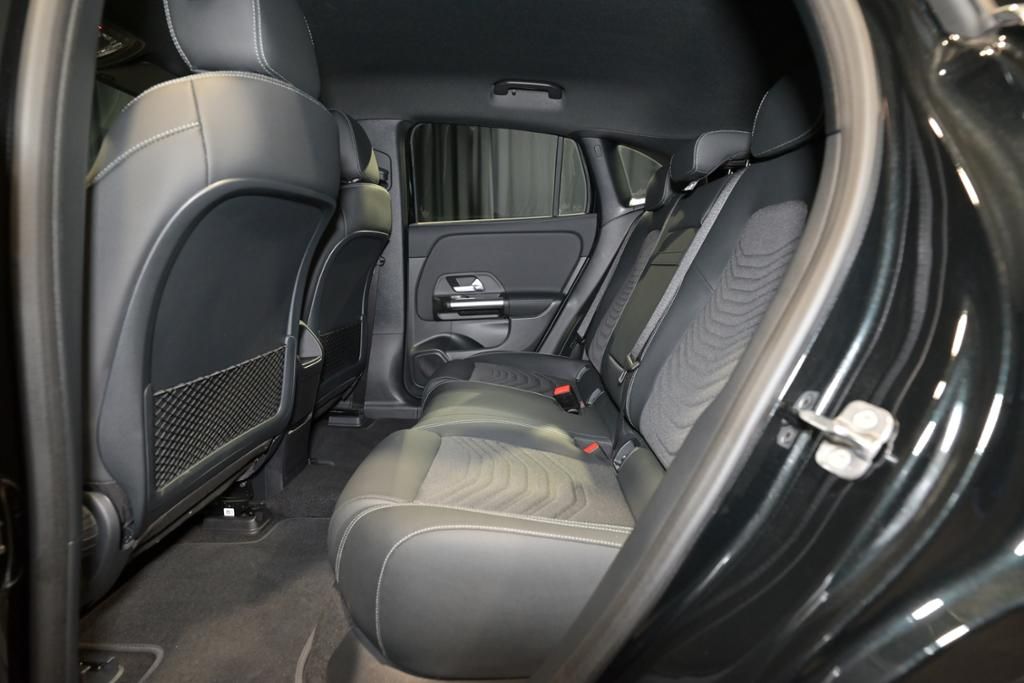 Mercedes-Benz EQA 2024