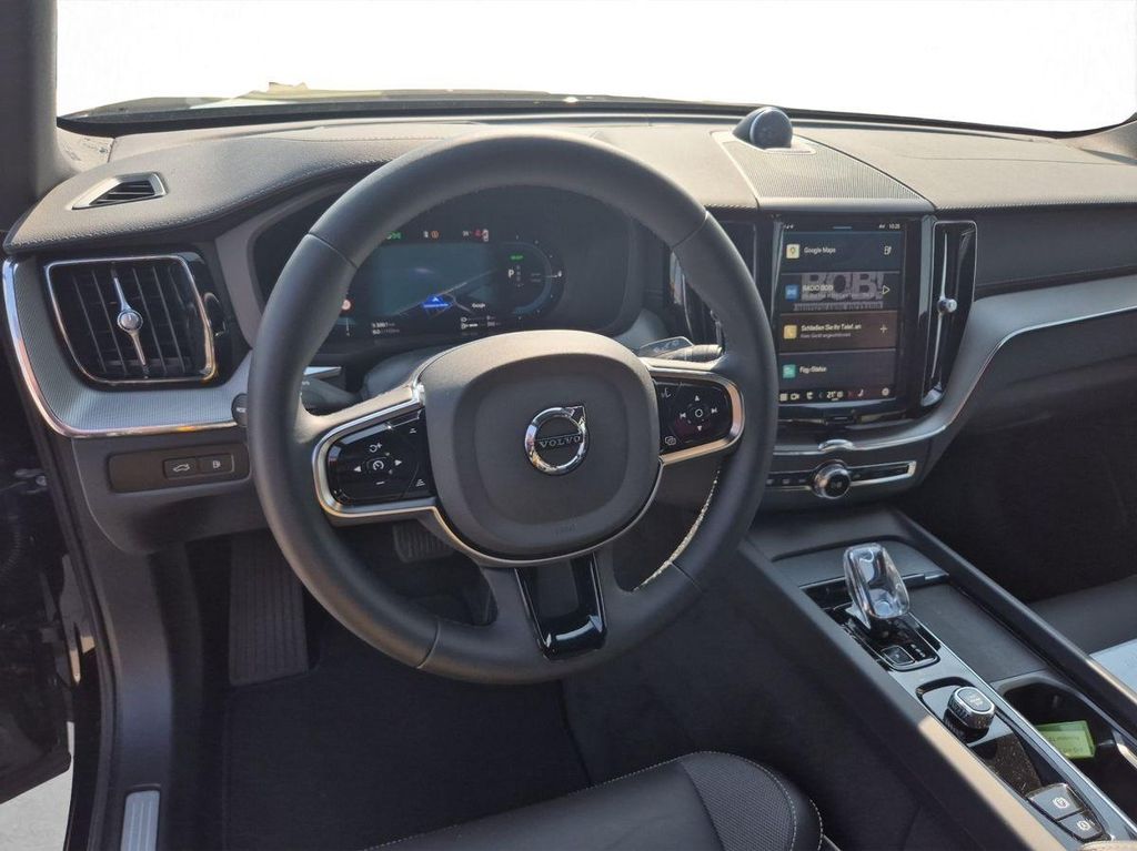 Volvo XC60 2025
