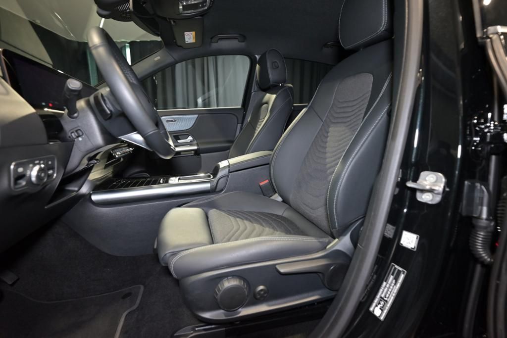 Mercedes-Benz EQA 2024