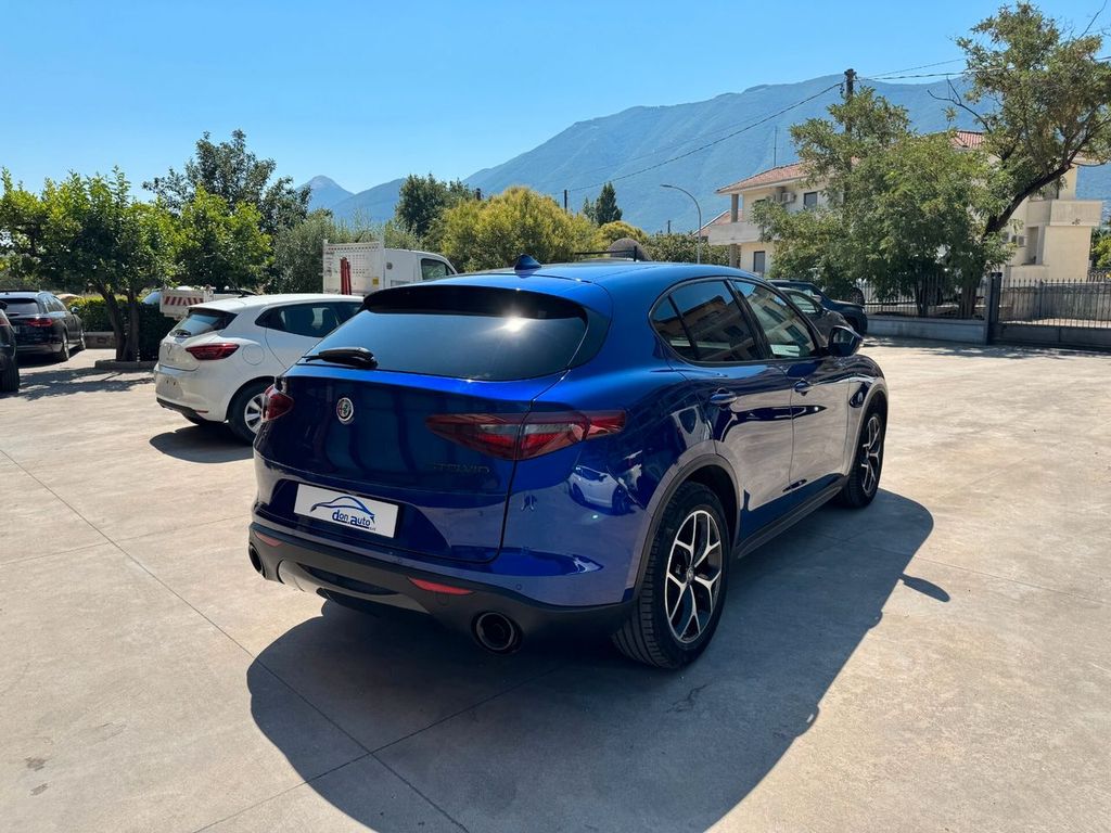 Alfa Romeo Stelvio 2021