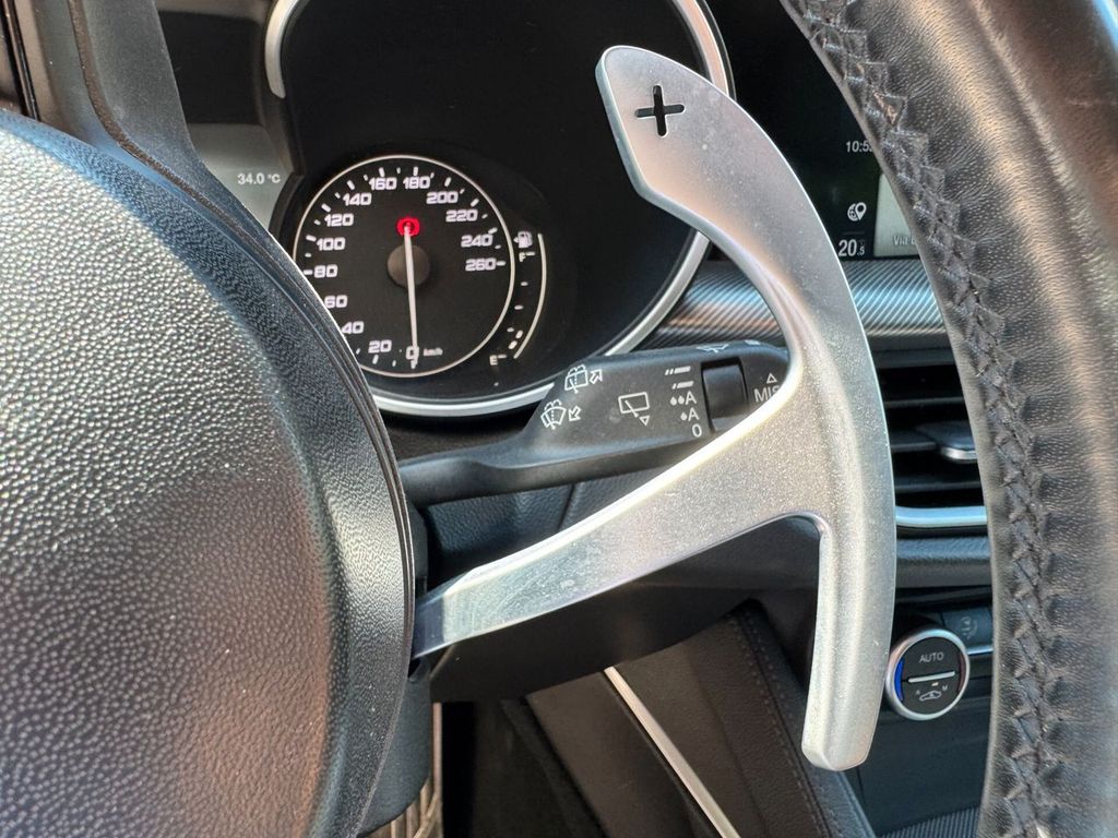 Alfa Romeo Stelvio 2021