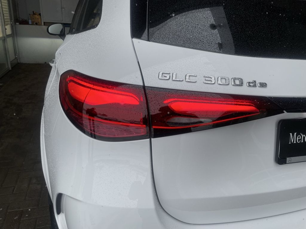 Mercedes-Benz GLC 300 2025