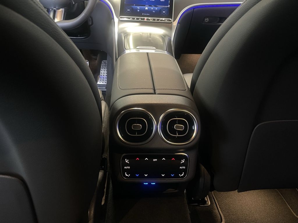 Mercedes-Benz GLC 300 2025