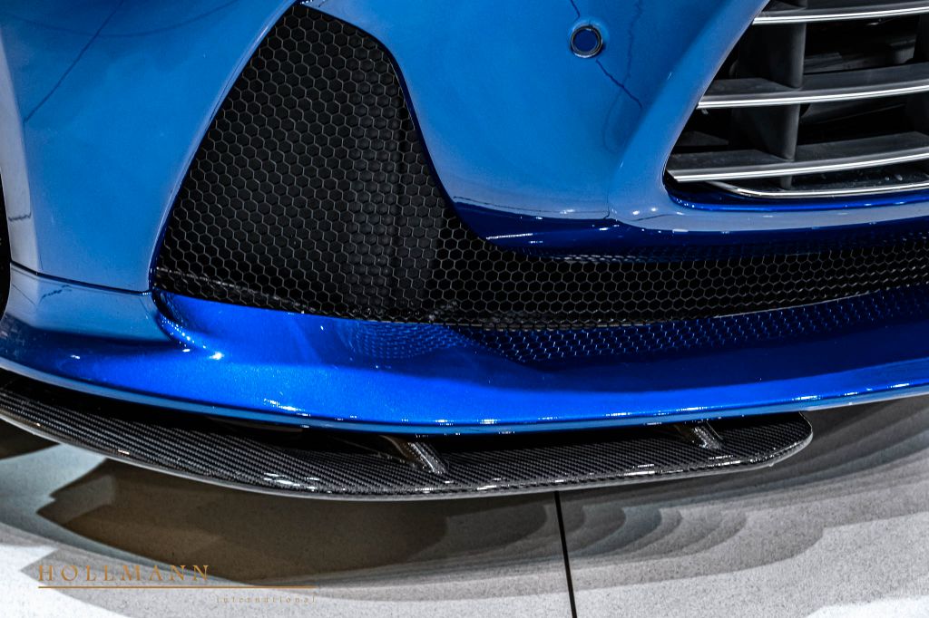 Aston Martin DB12 2024