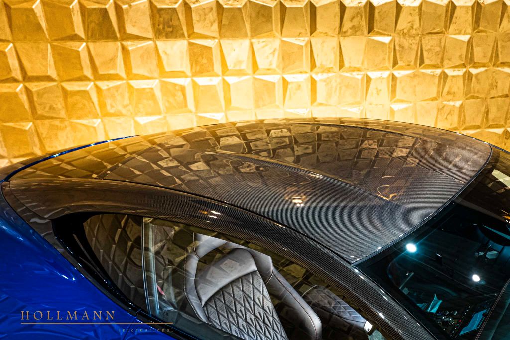 Aston Martin DB12 2024