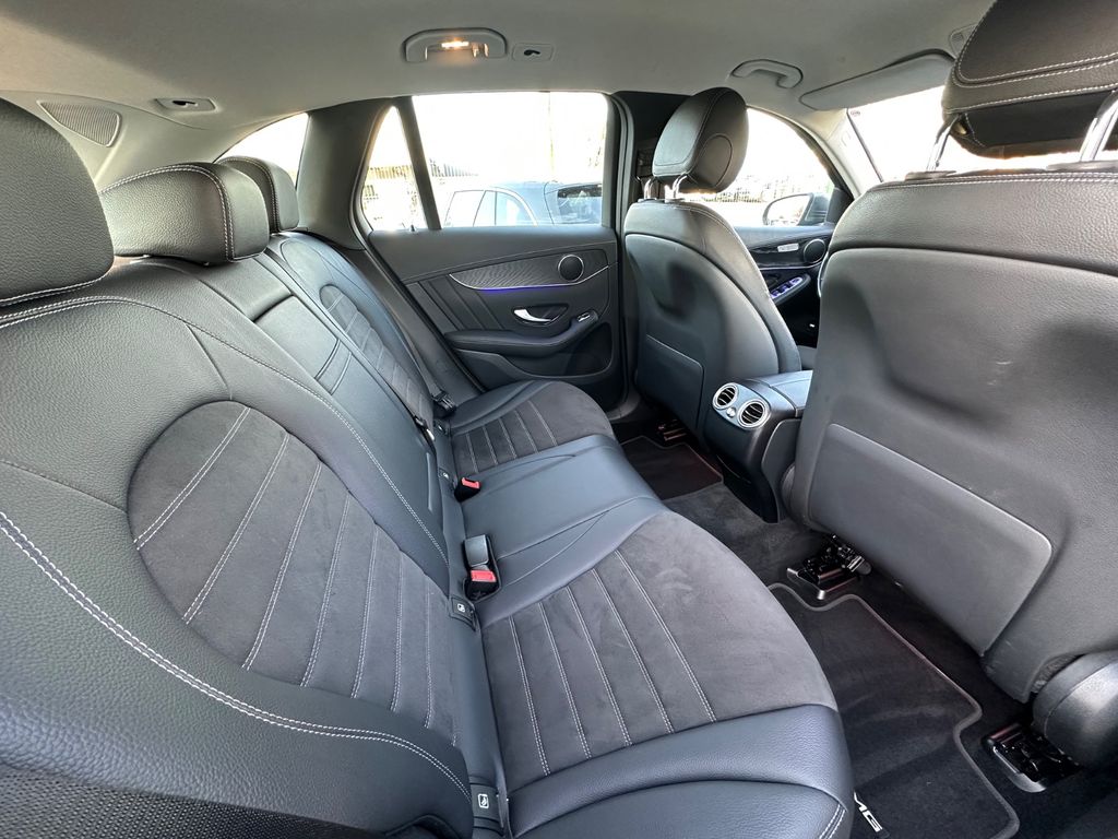 Mercedes-Benz GLC 300 2021