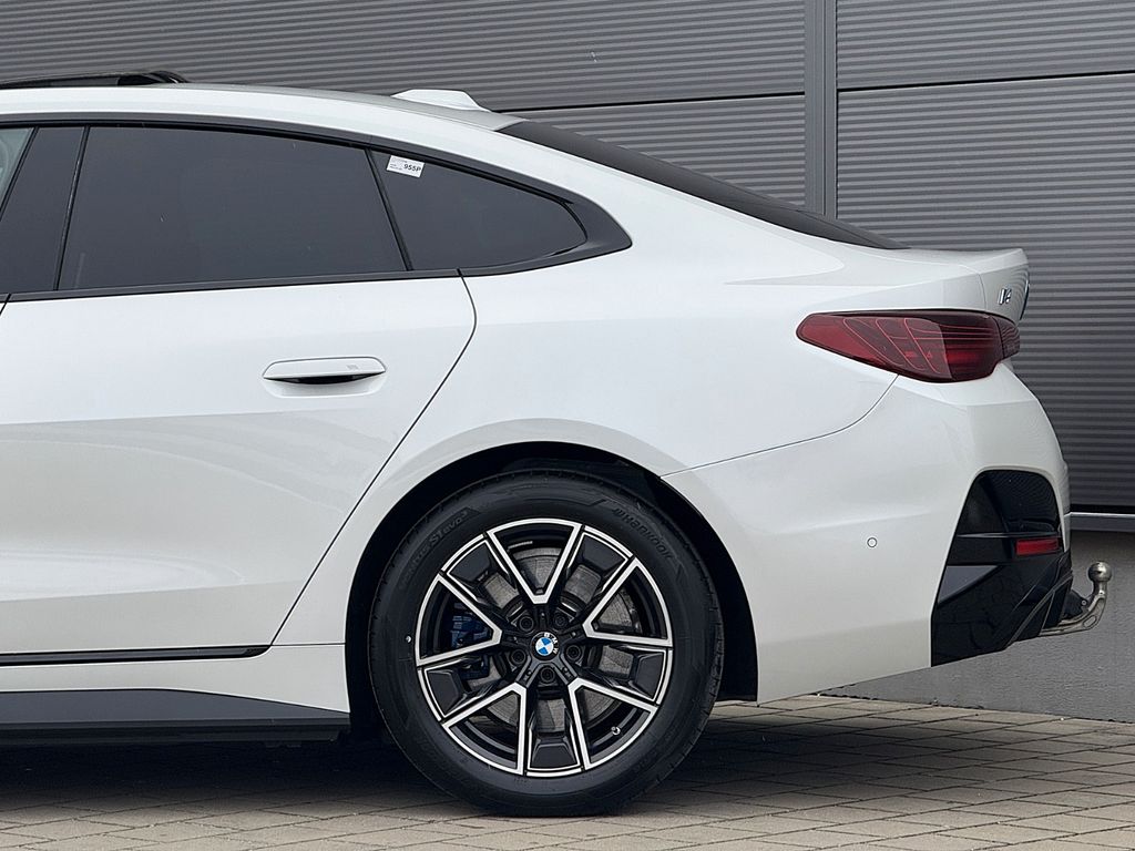BMW i4 2025