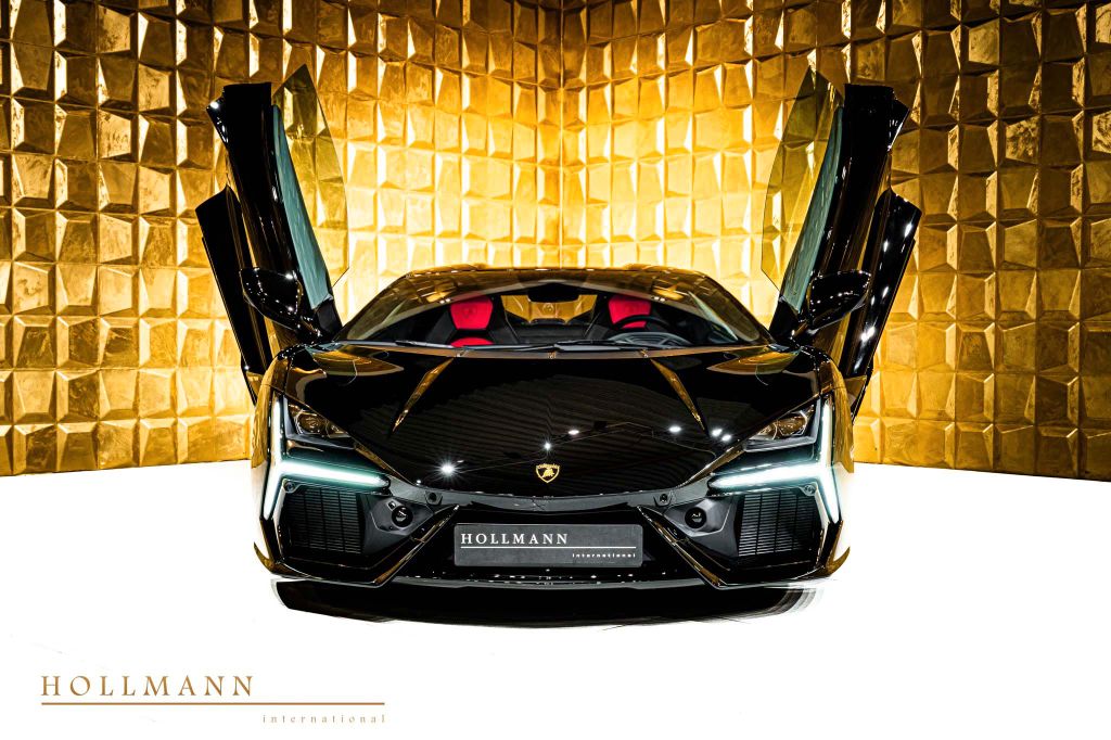 Lamborghini Revuelto