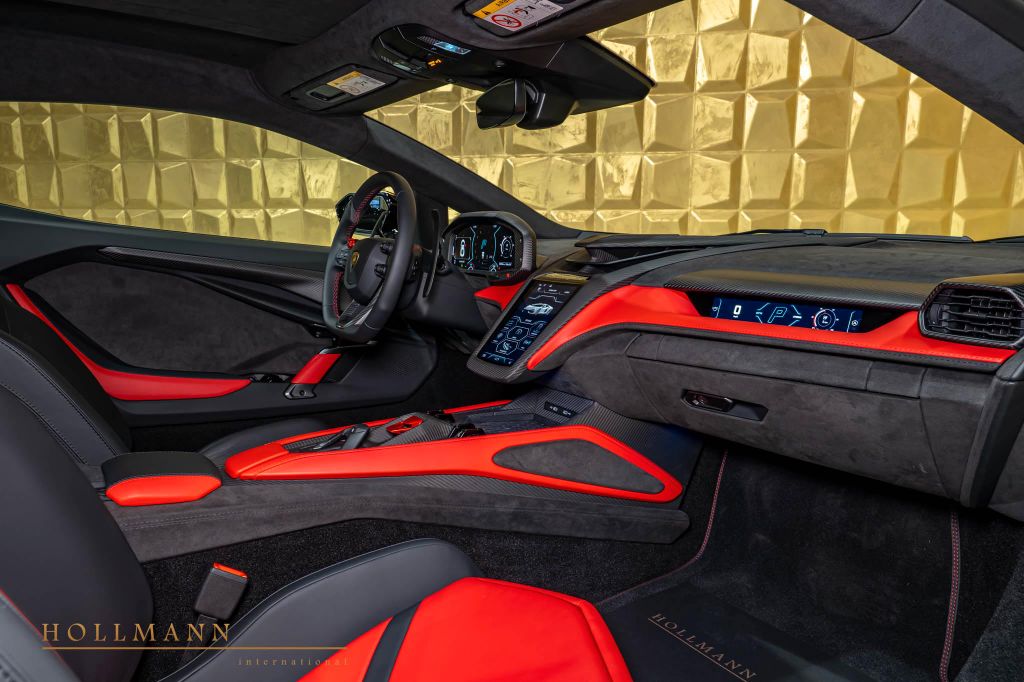 Lamborghini Revuelto