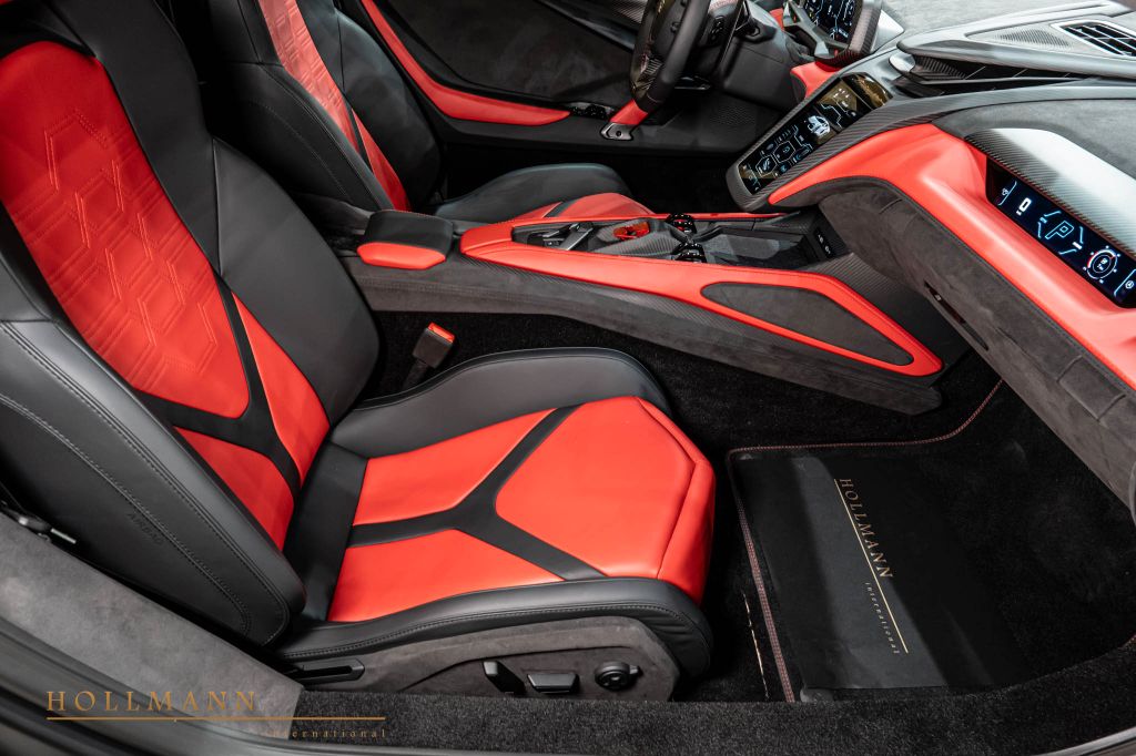 Lamborghini Revuelto