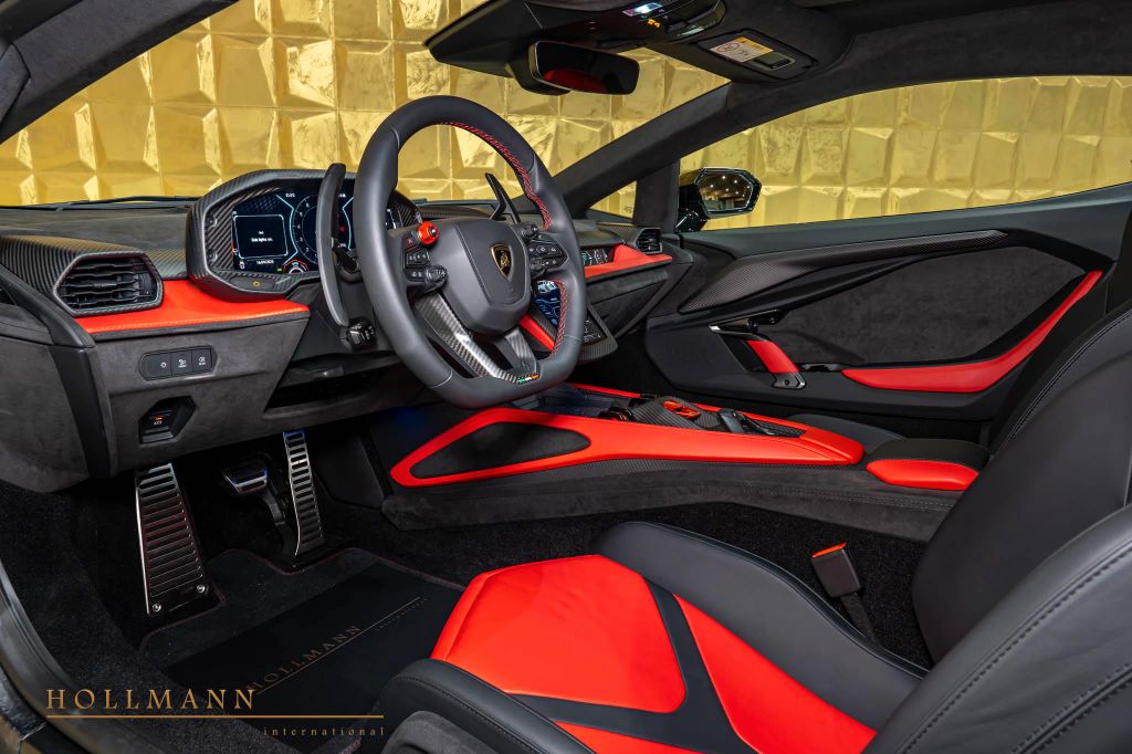 Lamborghini Revuelto