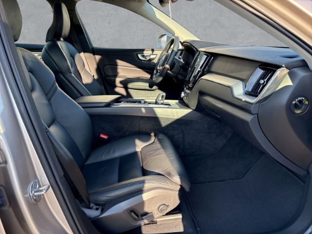 Volvo XC60 2022