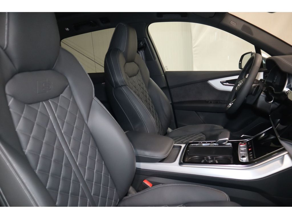 Audi SQ7 2025