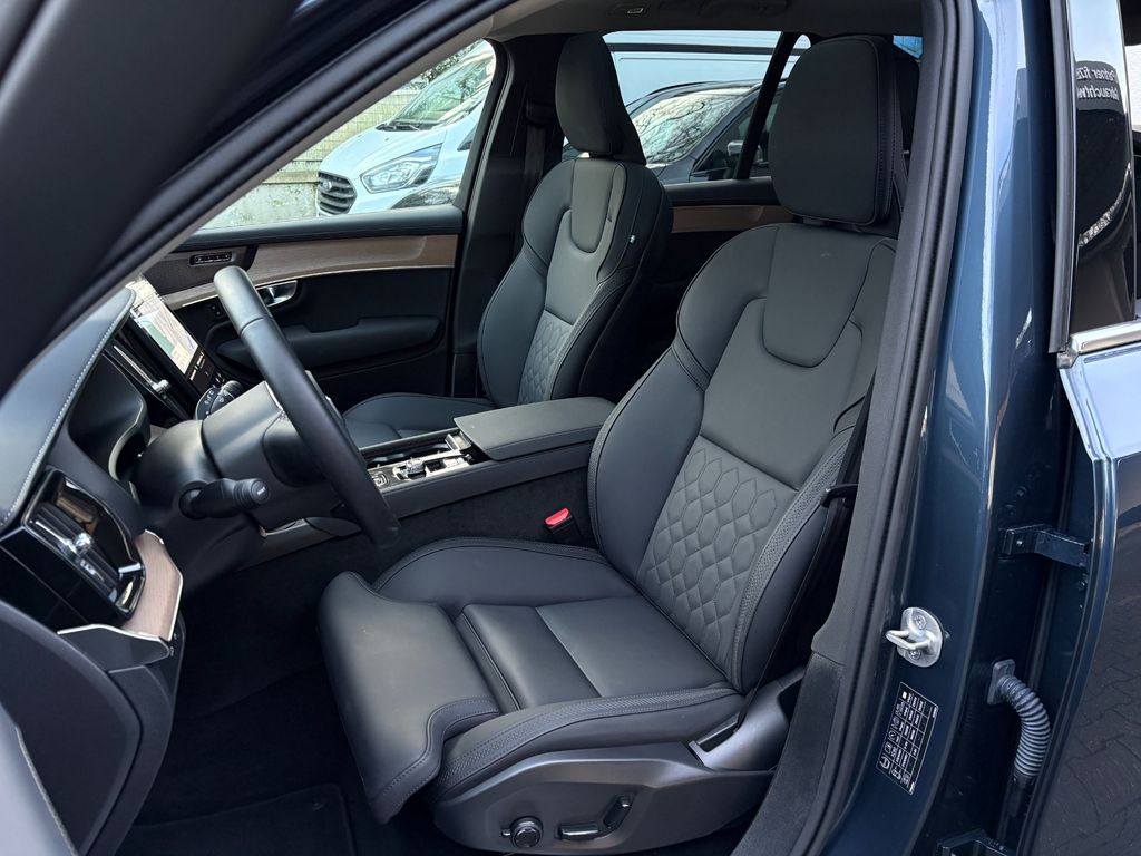 Volvo XC90 2025