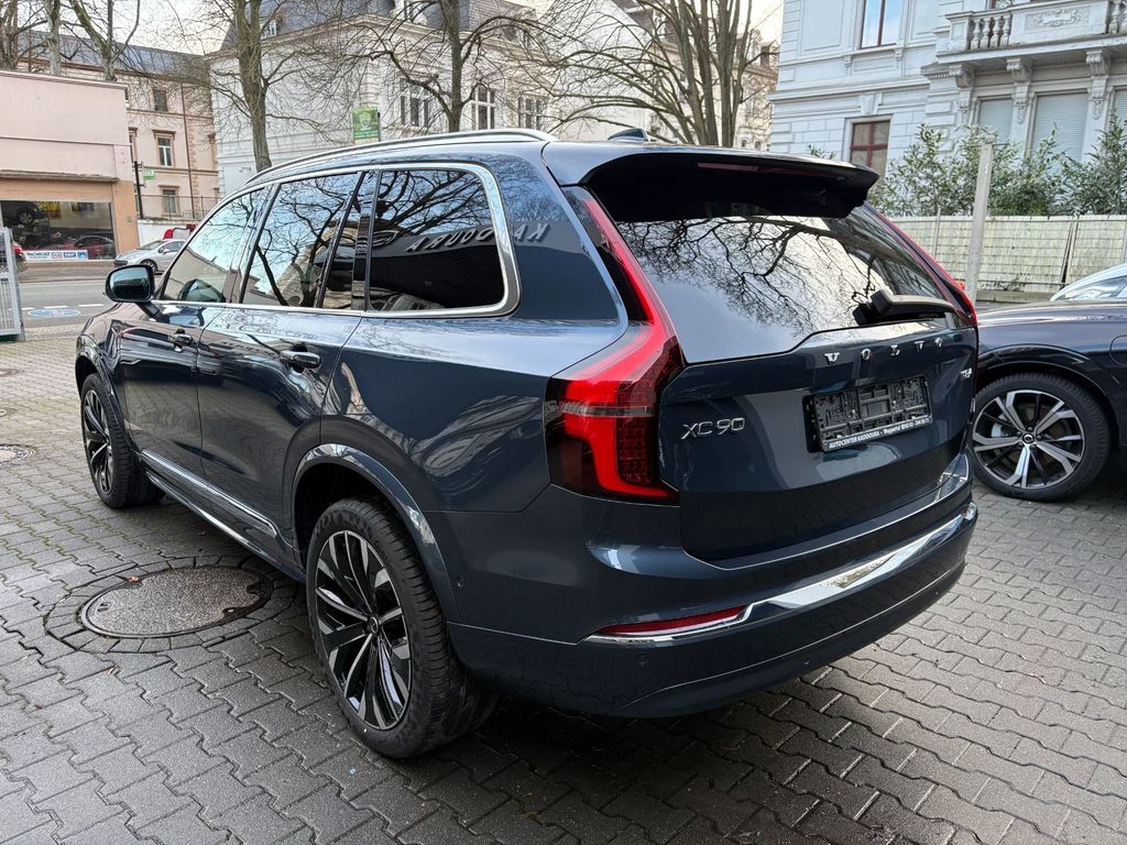 Volvo XC90 2025