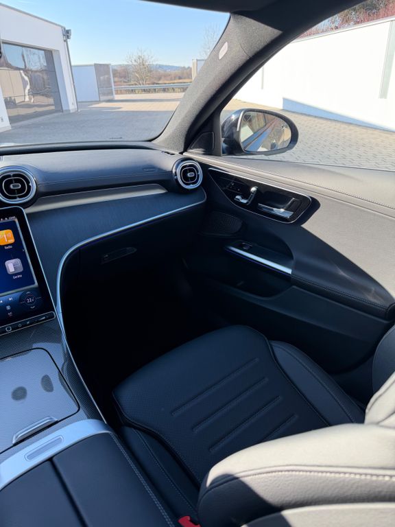 Mercedes-Benz C 220 2025