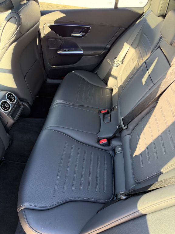 Mercedes-Benz C 220 2025