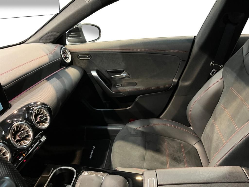 Mercedes-Benz CLA 200 2022