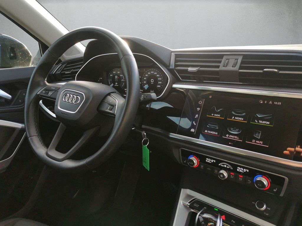 Audi Q3 2021
