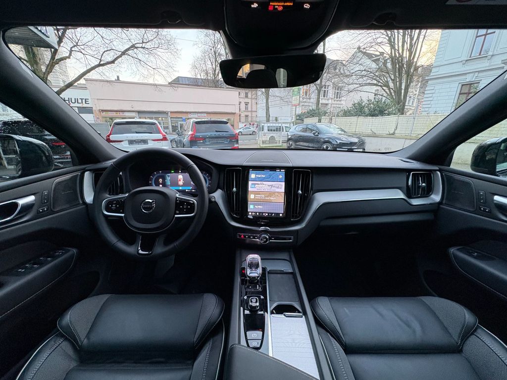 Volvo XC60 2025