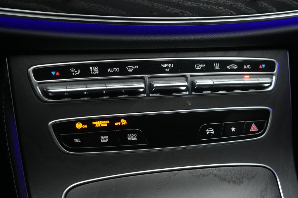 Mercedes-Benz E 300 2022