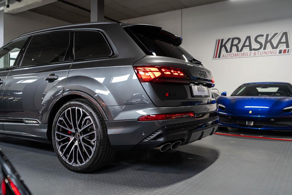 Audi SQ7 2025