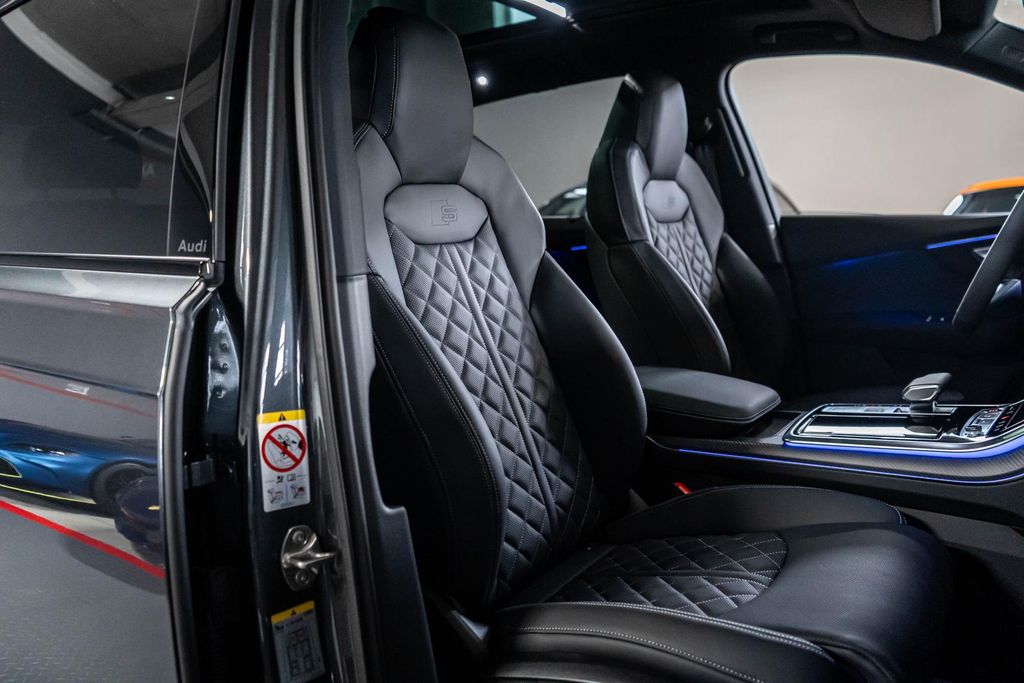 Audi SQ7 2025