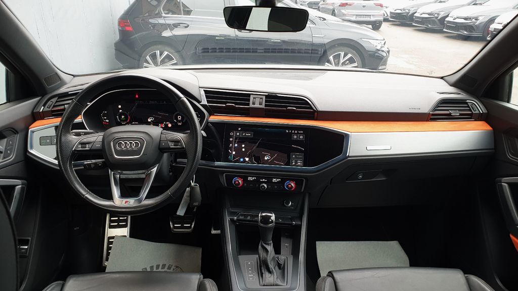 Audi Q3 2021