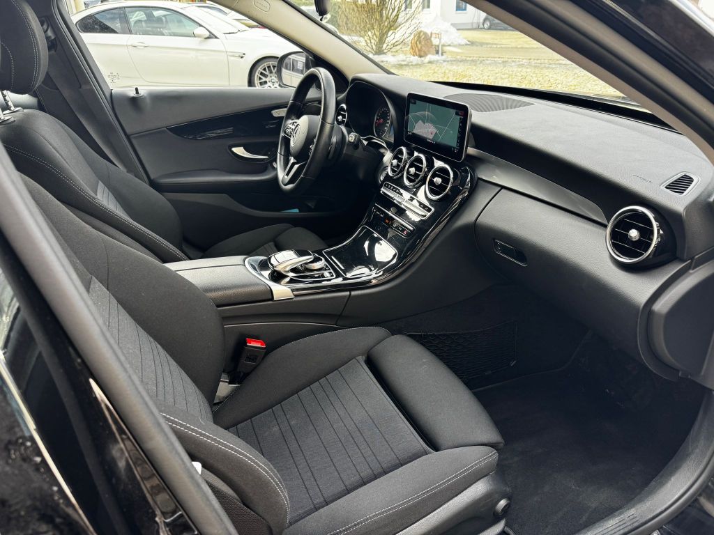 Mercedes-Benz 220 2019