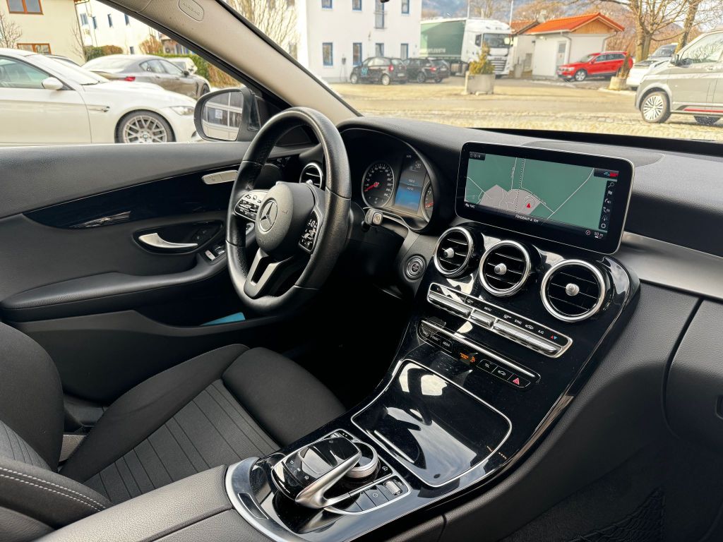 Mercedes-Benz 220 2019