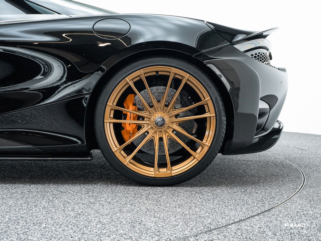 McLaren 765LT 2022