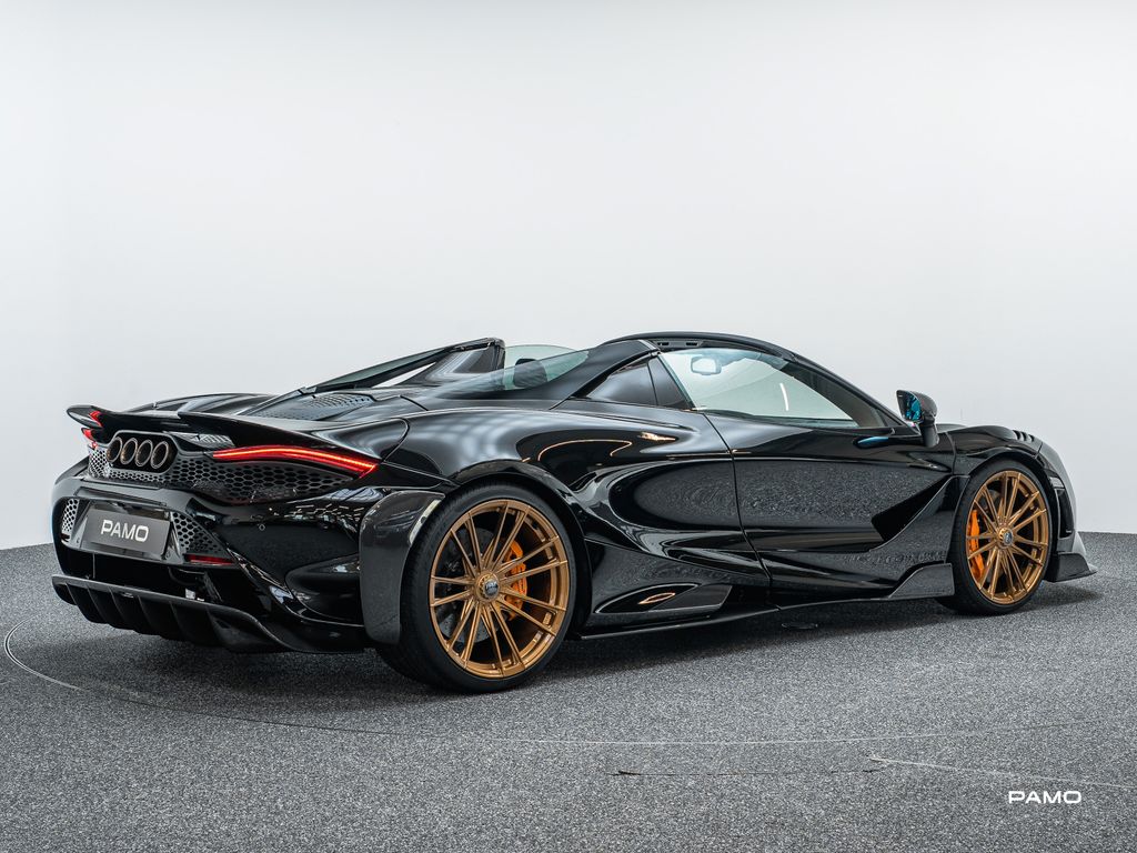 McLaren 765LT 2022