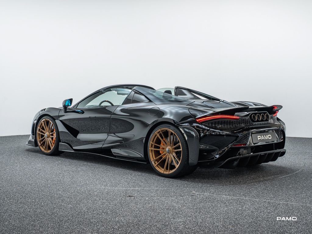 McLaren 765LT 2022