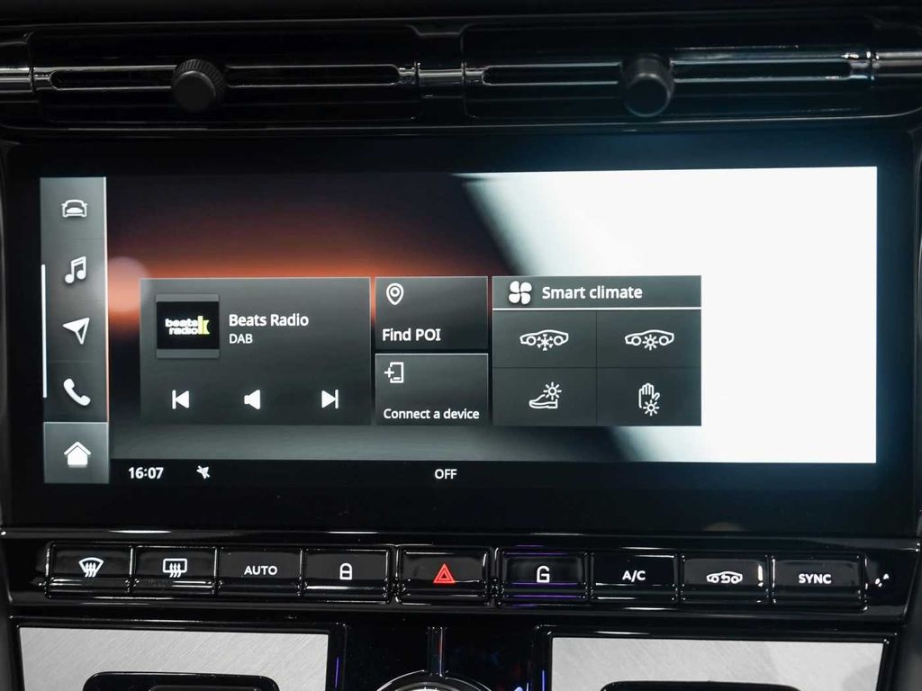 Aston Martin DB12 2026