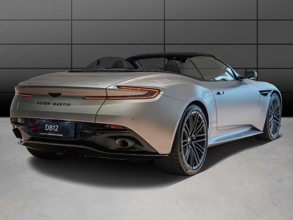 Aston Martin DB12 2026