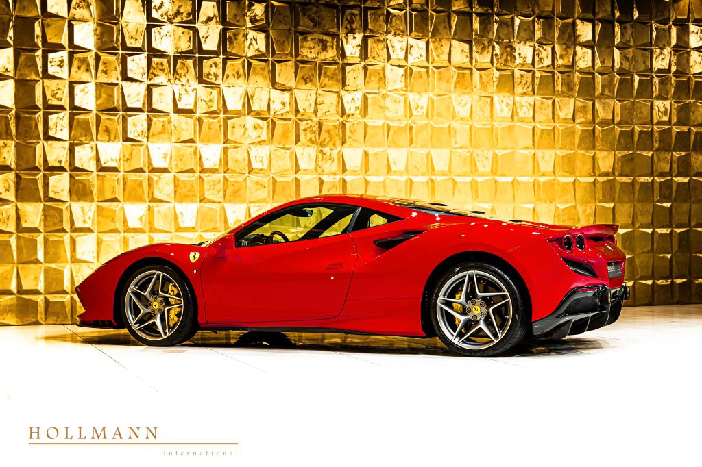 Ferrari F8 2021