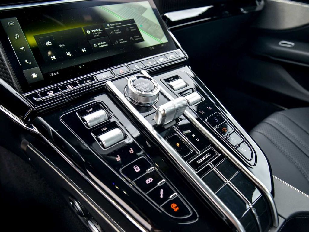 Aston Martin V8 Vantage 2026