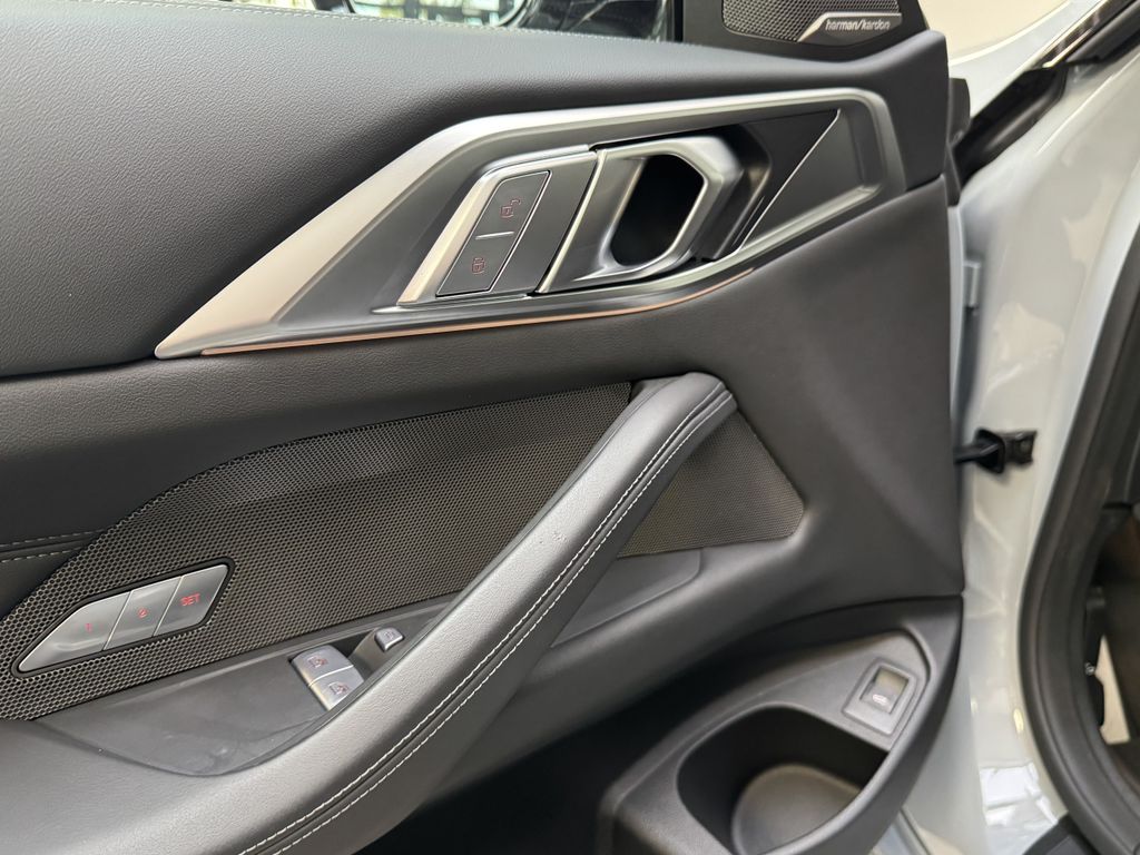BMW M4 2025