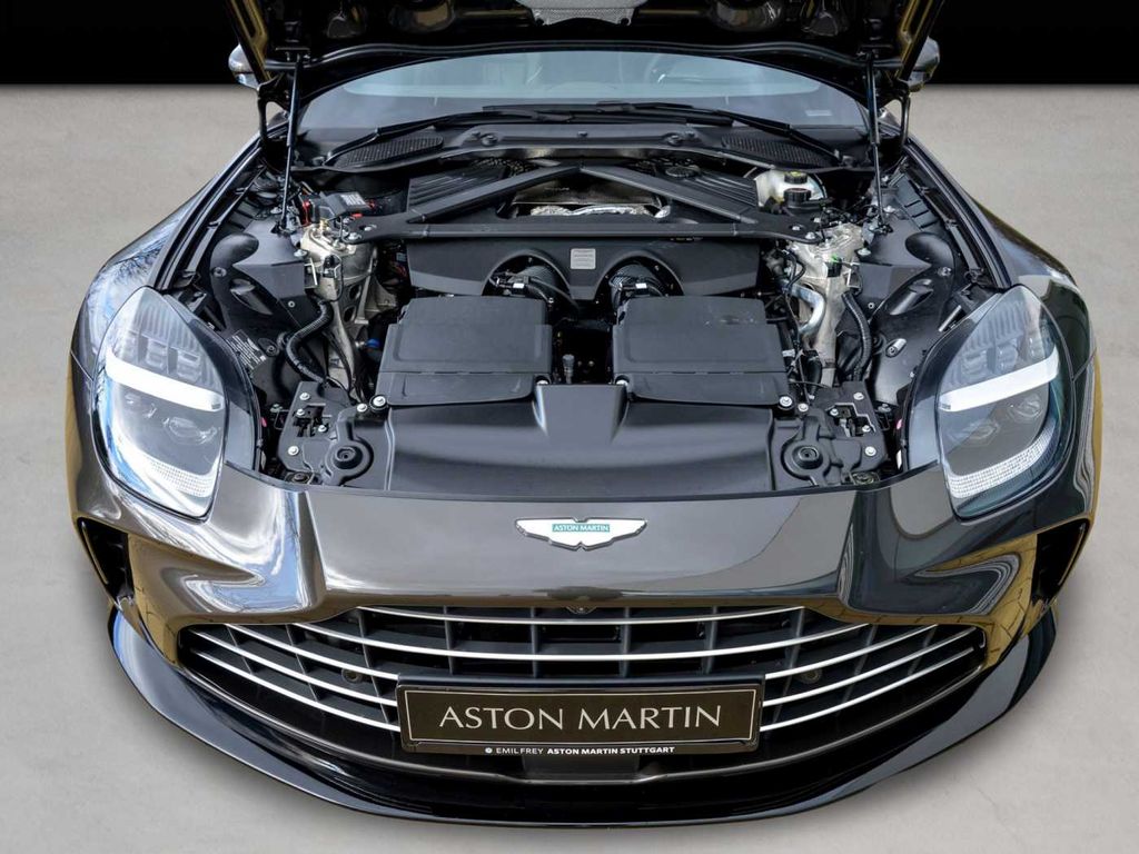 Aston Martin V8 Vantage 2026