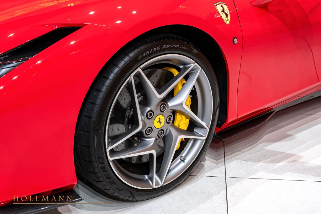 Ferrari F8 2021