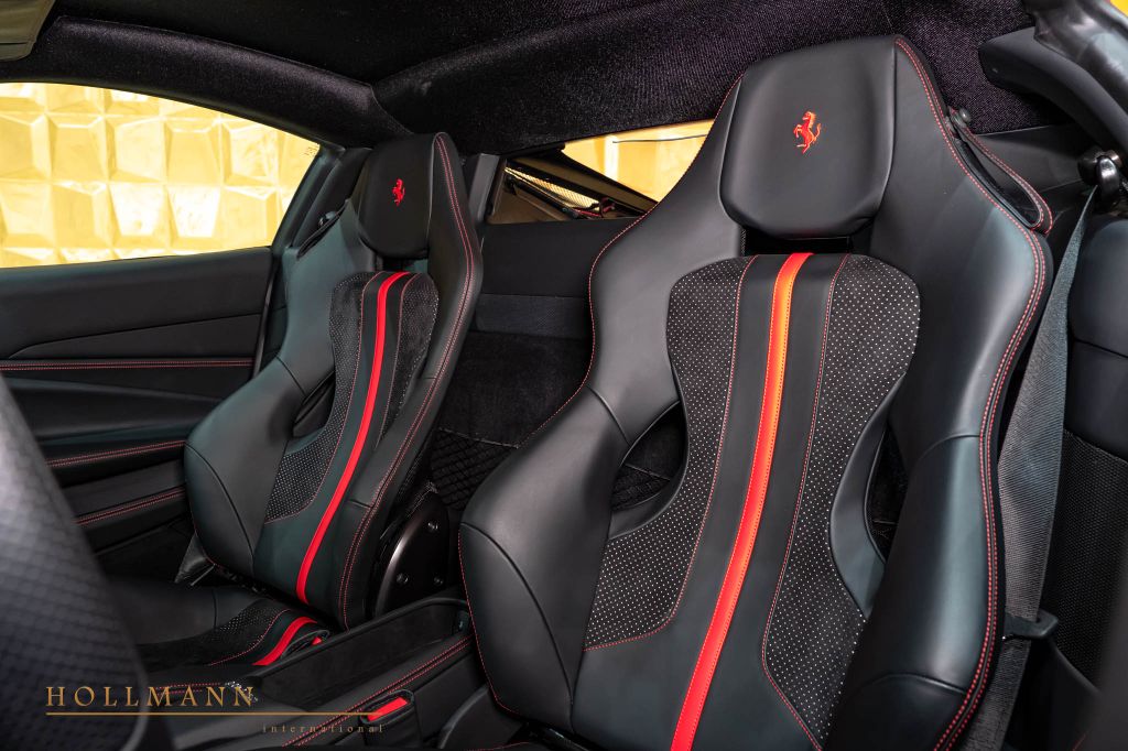 Ferrari F8 2021