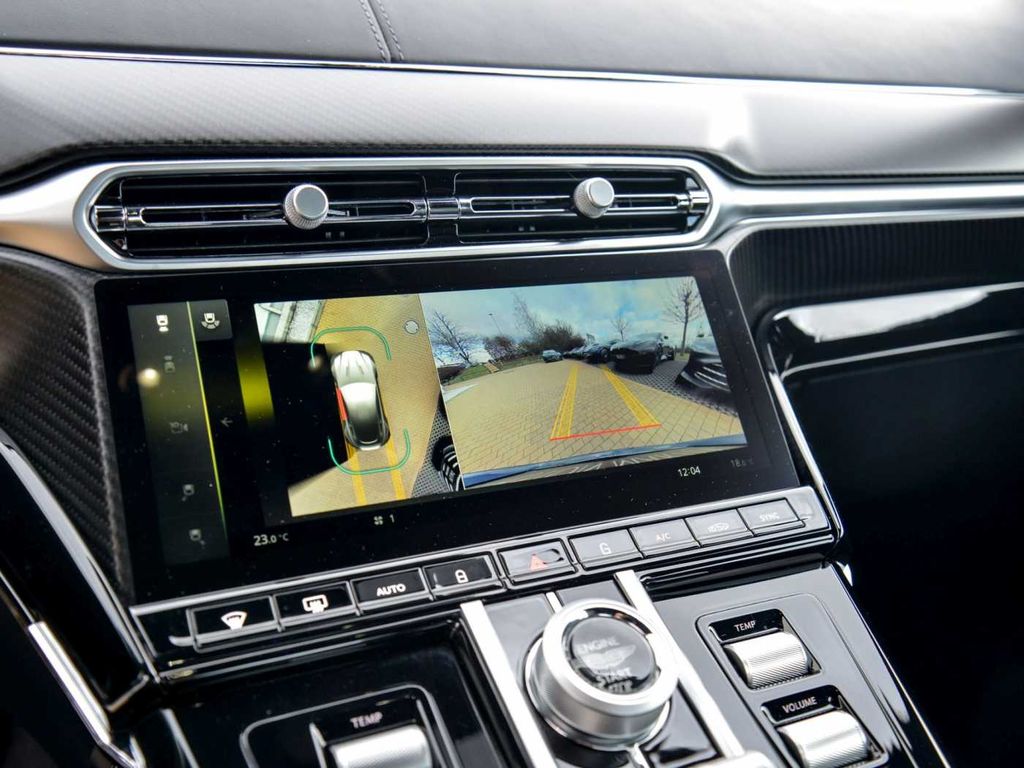 Aston Martin V8 Vantage 2026