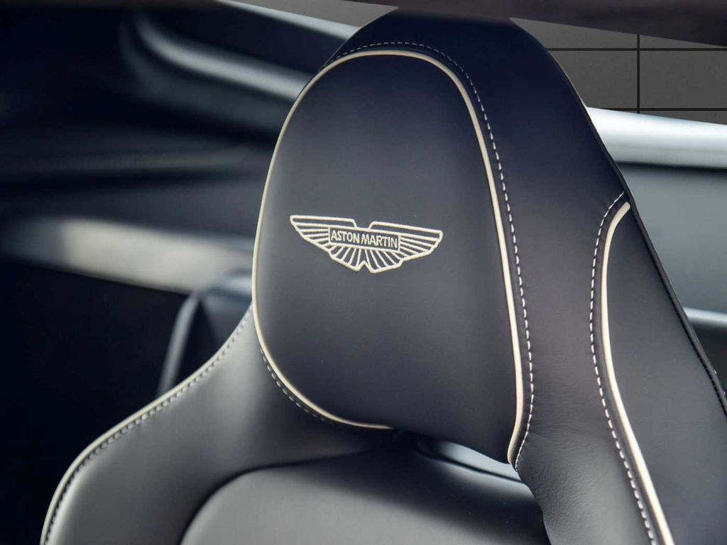 Aston Martin V8 Vantage 2026