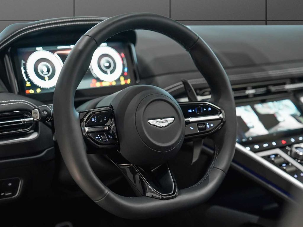 Aston Martin DB12 2026
