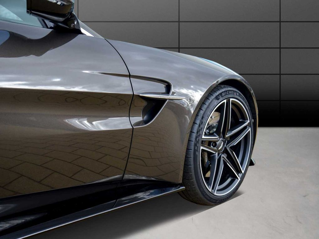 Aston Martin V8 Vantage 2026