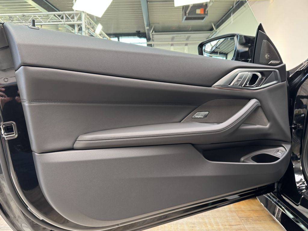 BMW M4 2025