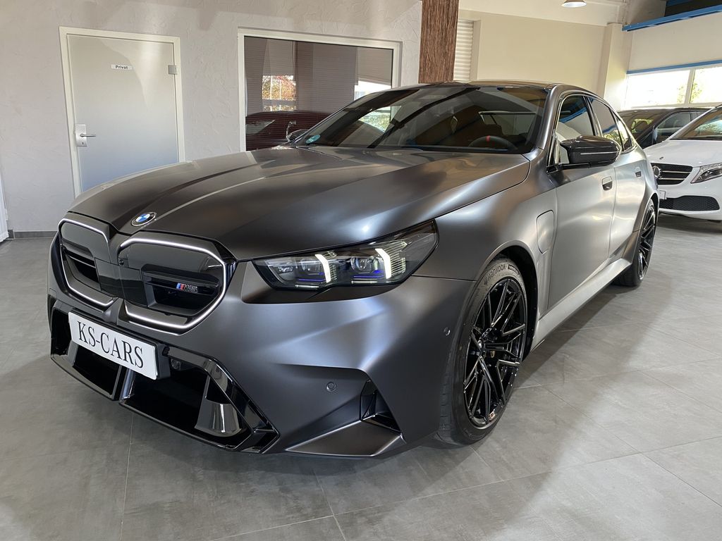 BMW M5 2025